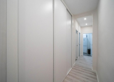 Private room at West Monroe Street, Bouldin Creek, image 6 of 10