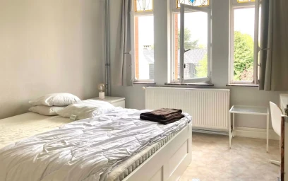 Private room at Avenue Gisseleire Versé, Berchem-Sainte-Agathe, image 4 of 15