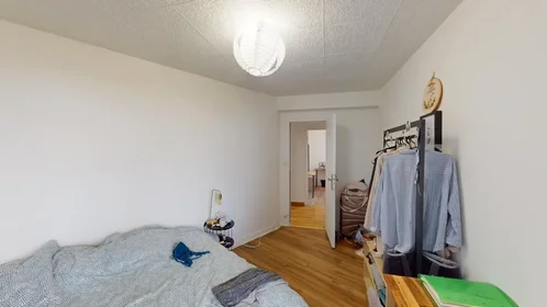 Habitación privada en Square du Poitou, Bellevue, imagen 2 de 10