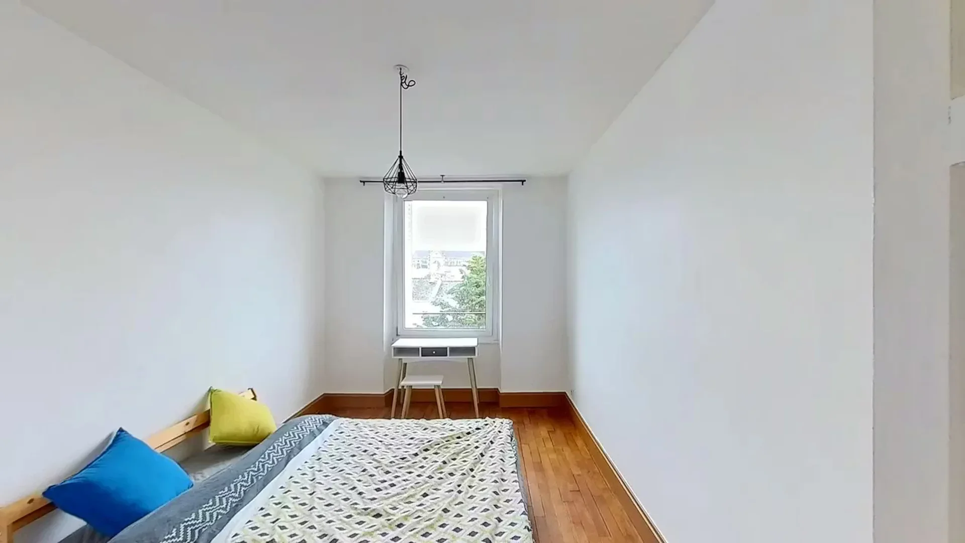 Habitación estudiantil económica cerca del campus en 