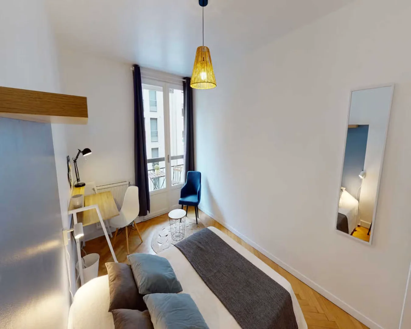 Habitación estudiantil económica con ubicación conveniente en