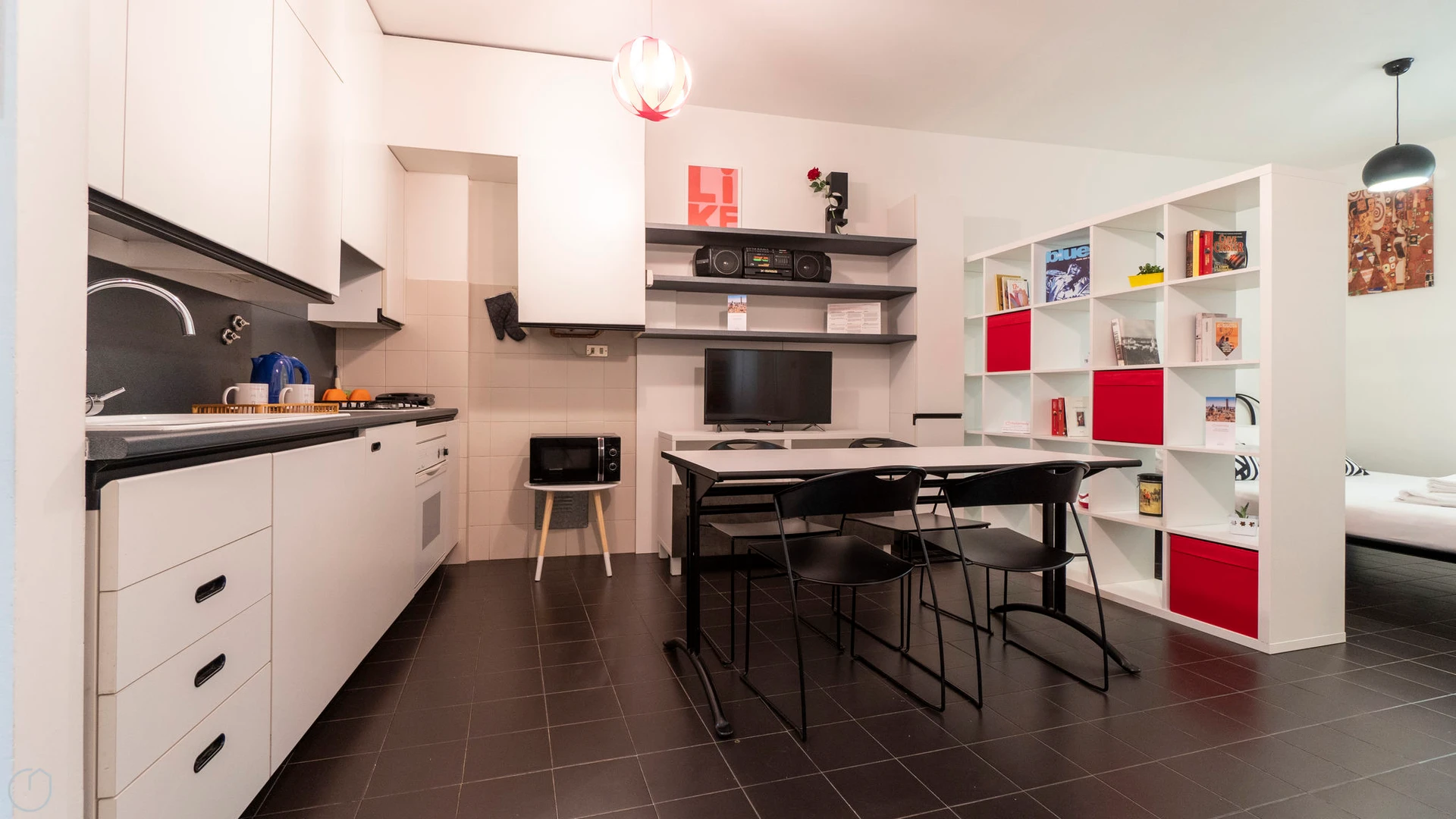 Two bedroom accommodation in Bologna