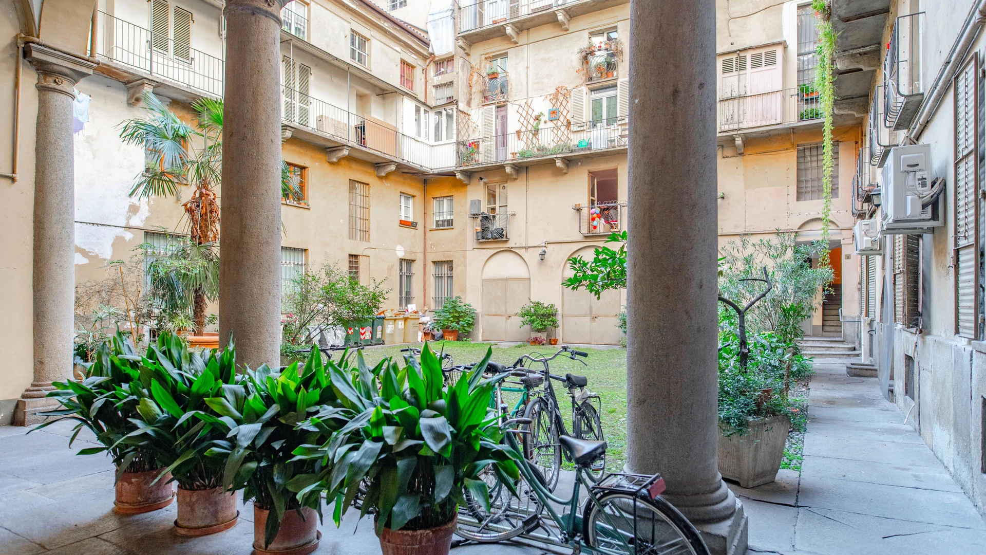 Two bedroom accommodation in torino