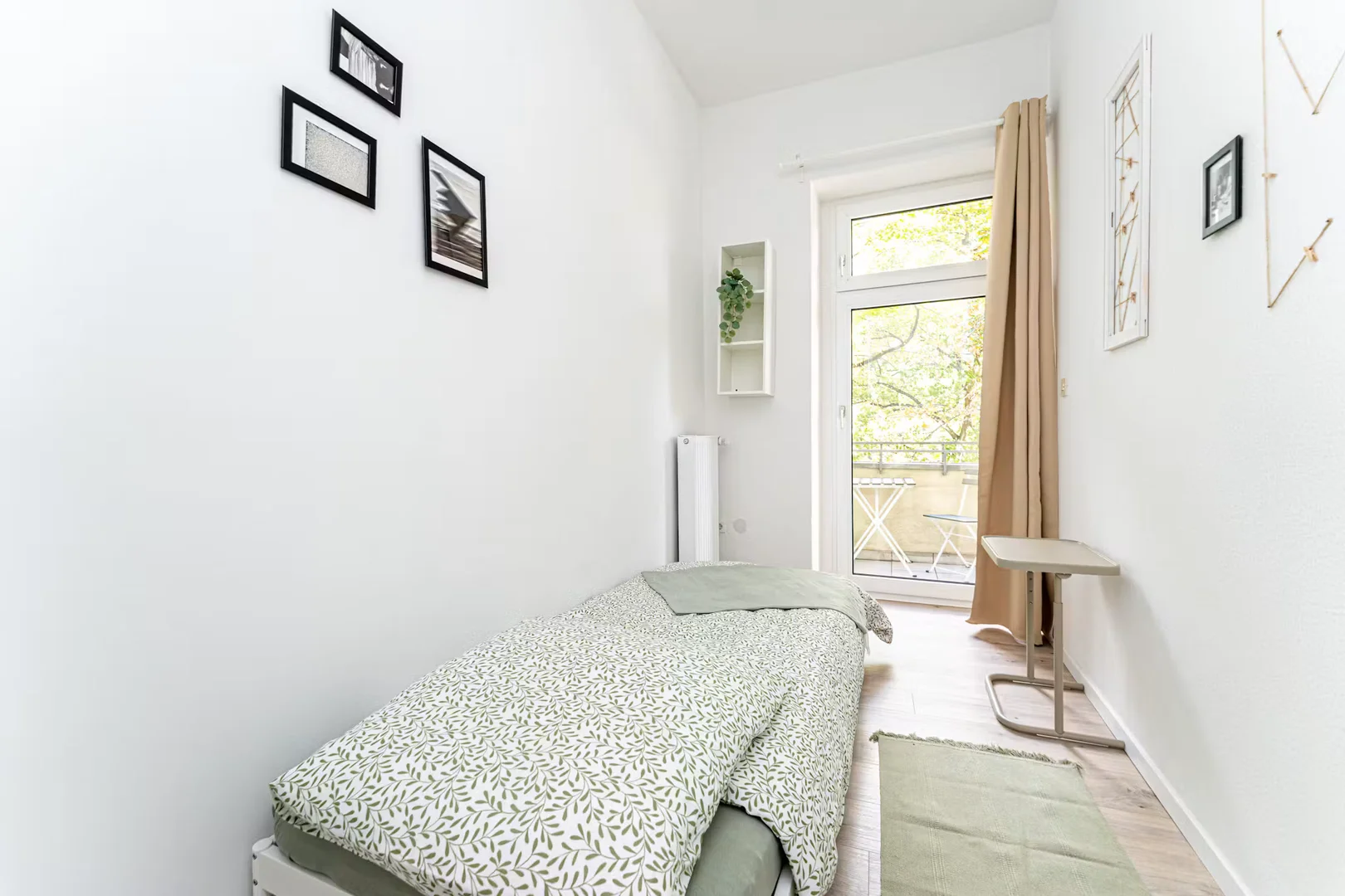 Habitación asequible para estudiantes con buena iluminación en
