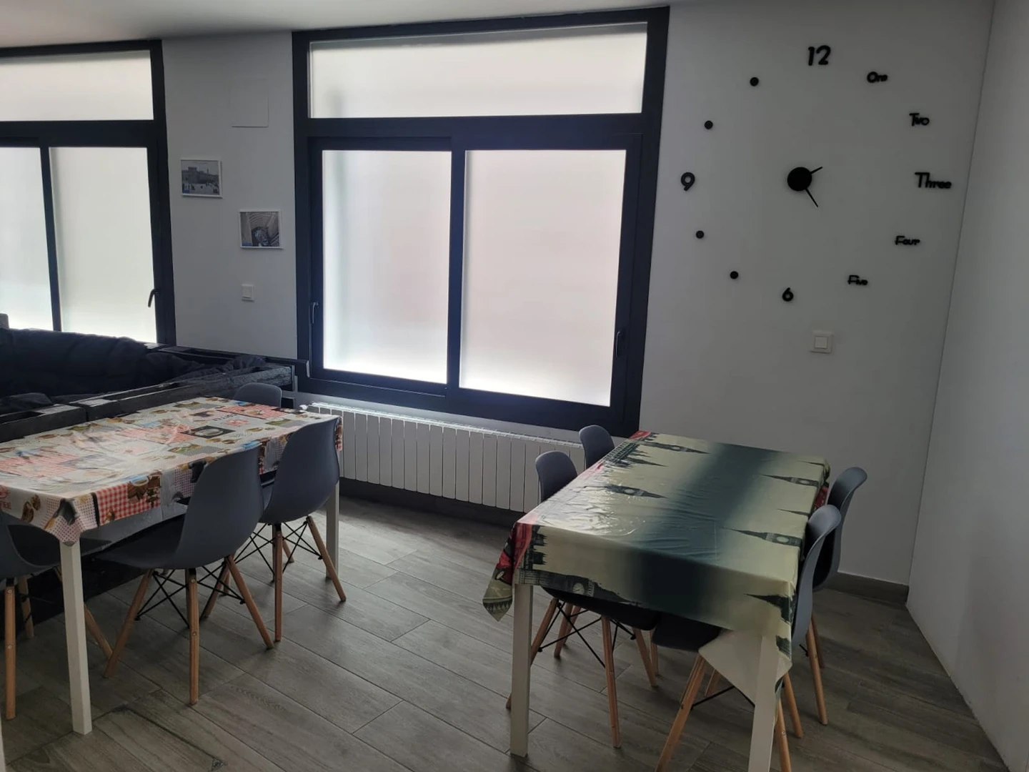 Bright shared room for rent in Zaragoza