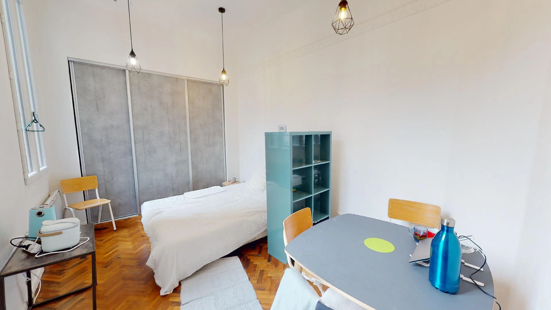 Renting rooms by the month in marseille