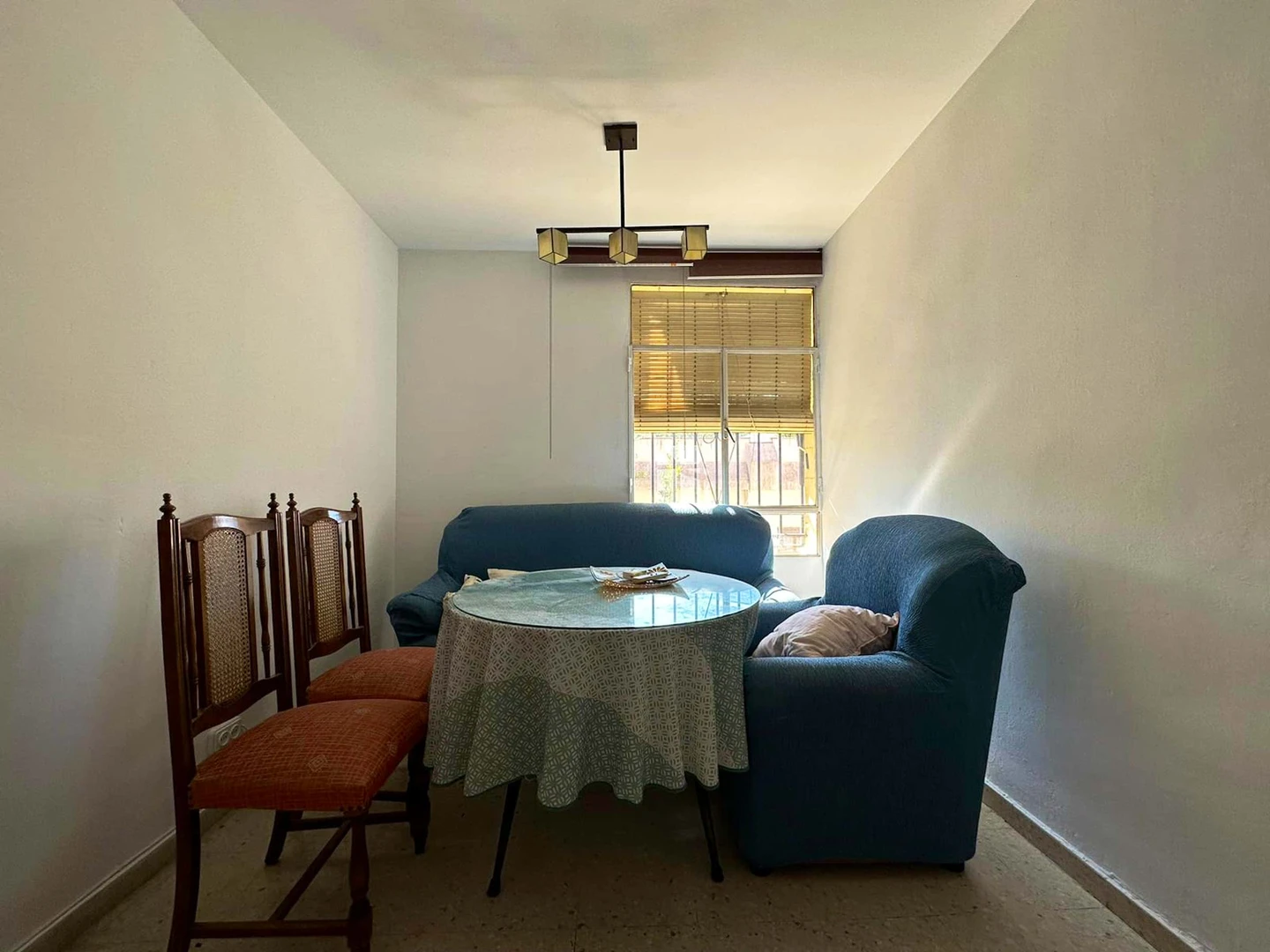 Room for rent in a shared flat in Granada