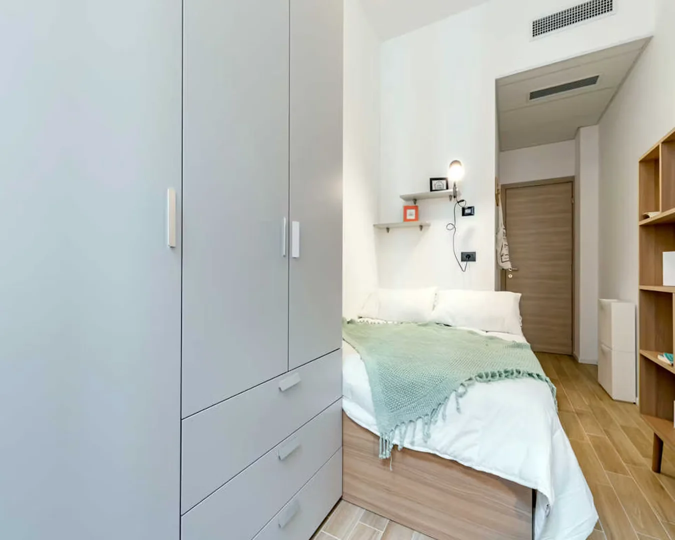 Funktionelles Studentenzimmer perfekt zum Studieren in 