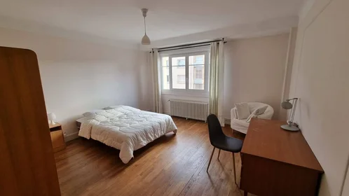 Habitación privada en Nancy, 54600, imagen 1 de 10