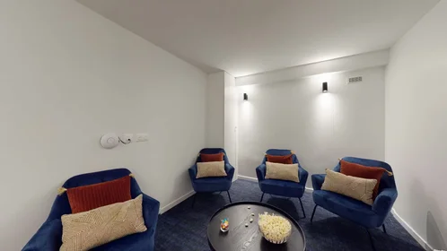 Private room at Avenue de la République, Bords de Marne, image 9 of 10