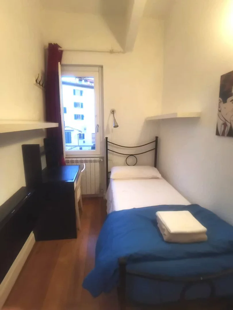 Studentenfreundliches Zimmer in mit modernen Annehmlichkeiten