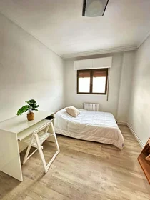 Privatzimmer in der C/ Monasterio de Irache, 31011 Pamplona, Navarra, Spain, bild 1 von 7