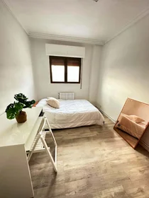 Privatzimmer in der C/ Monasterio de Irache, 31011 Pamplona, Navarra, Spain, bild 2 von 7