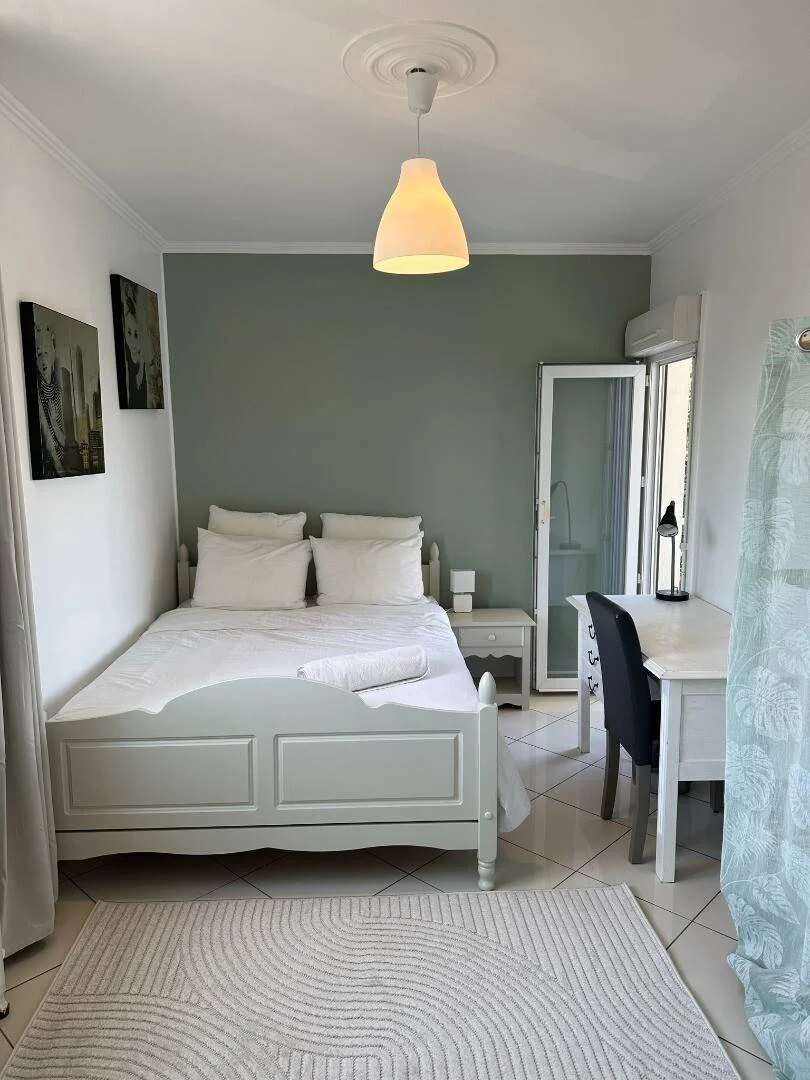 Cozy room for students available in 