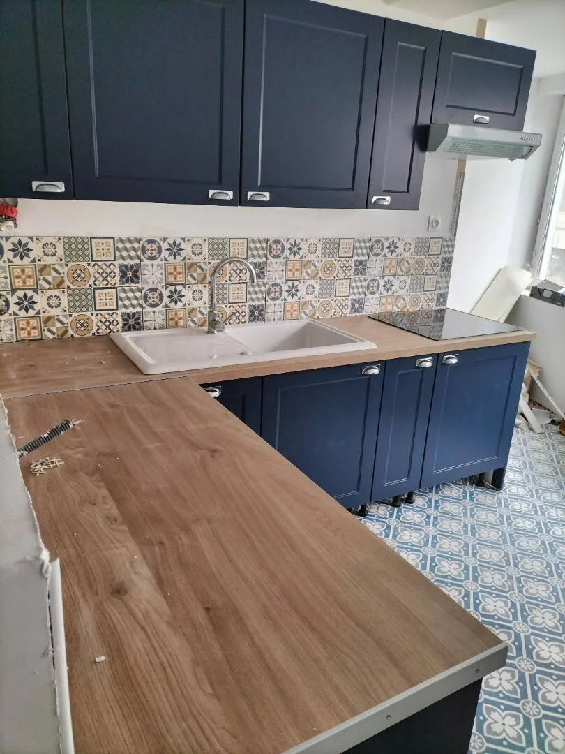  bölgesinde uygun konuma sahip ekonomik öğrenci odası
