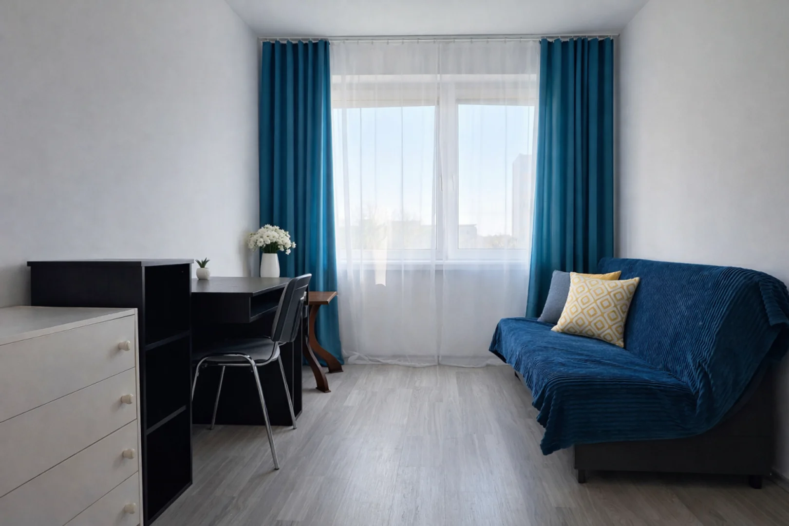 Funktionelles Studentenzimmer perfekt zum Studieren in 