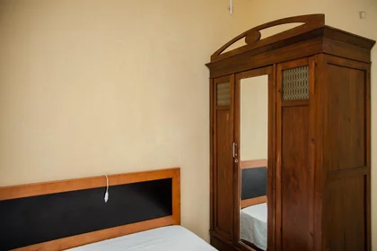 Private room at Rua Dr. António José de Almeida, image 4 of 36