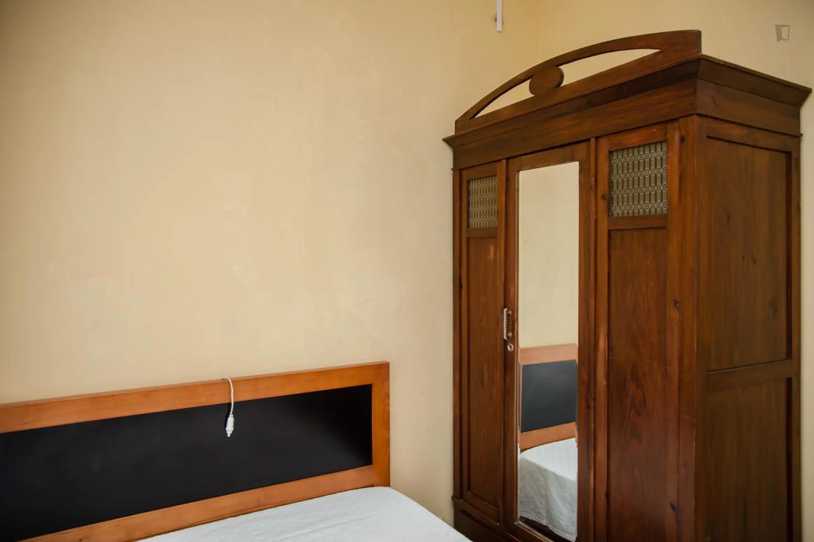 Functional student room perfect for studying in