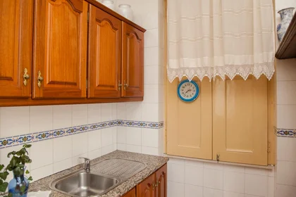 Private room at Rua Dr. António José de Almeida, image 17 of 36