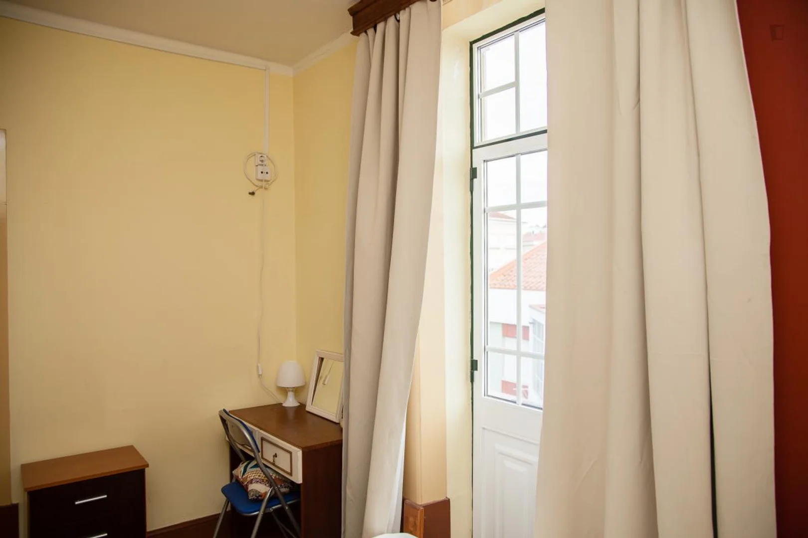 Cozy room for students available in 