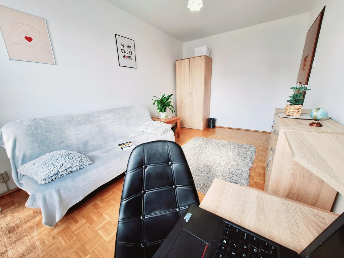 Niedrogi pokój studencki blisko kampusu w 