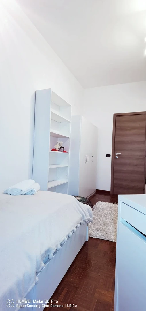 Quarto para alugar num apartamento partilhado em Bérgamo
