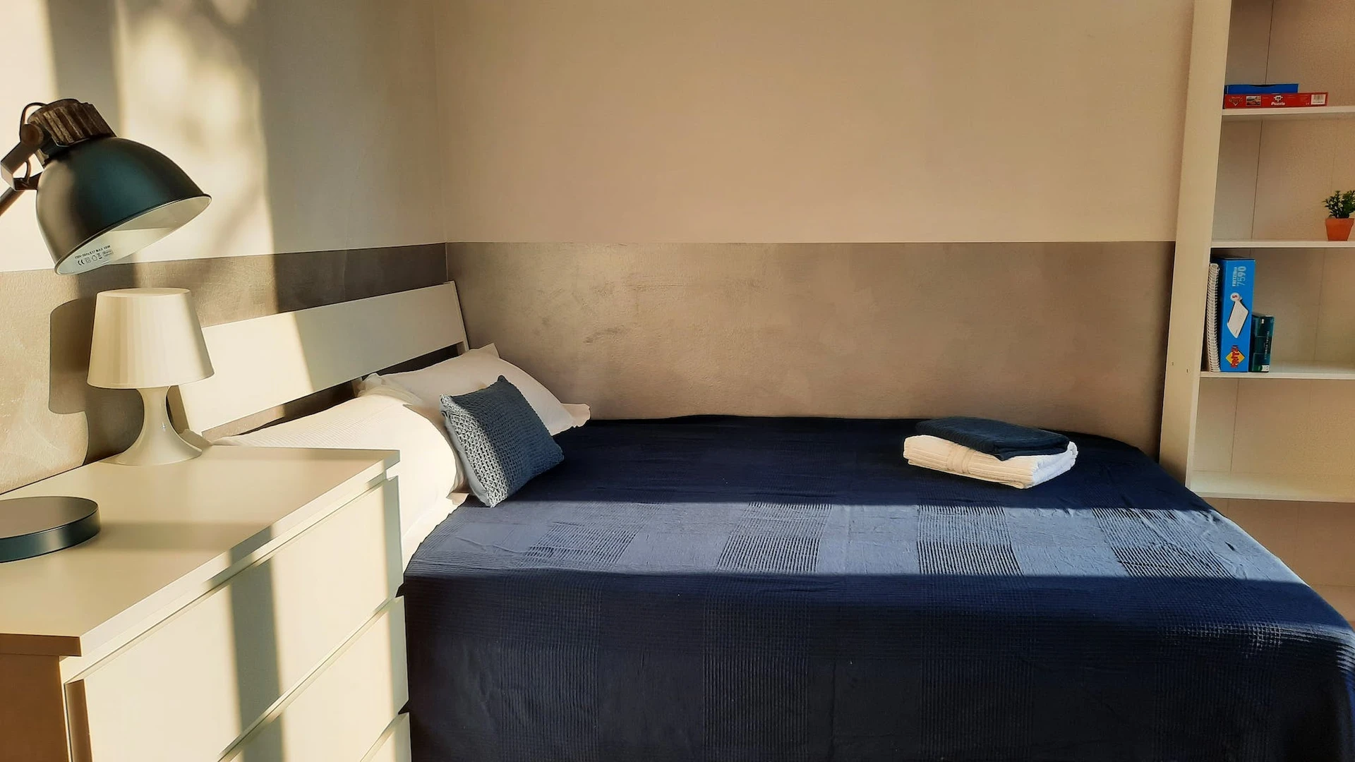 Quarto para alugar com cama de casal em Bérgamo