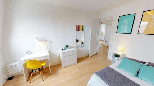 Chambre à louer dans un appartement en colocation à Lille