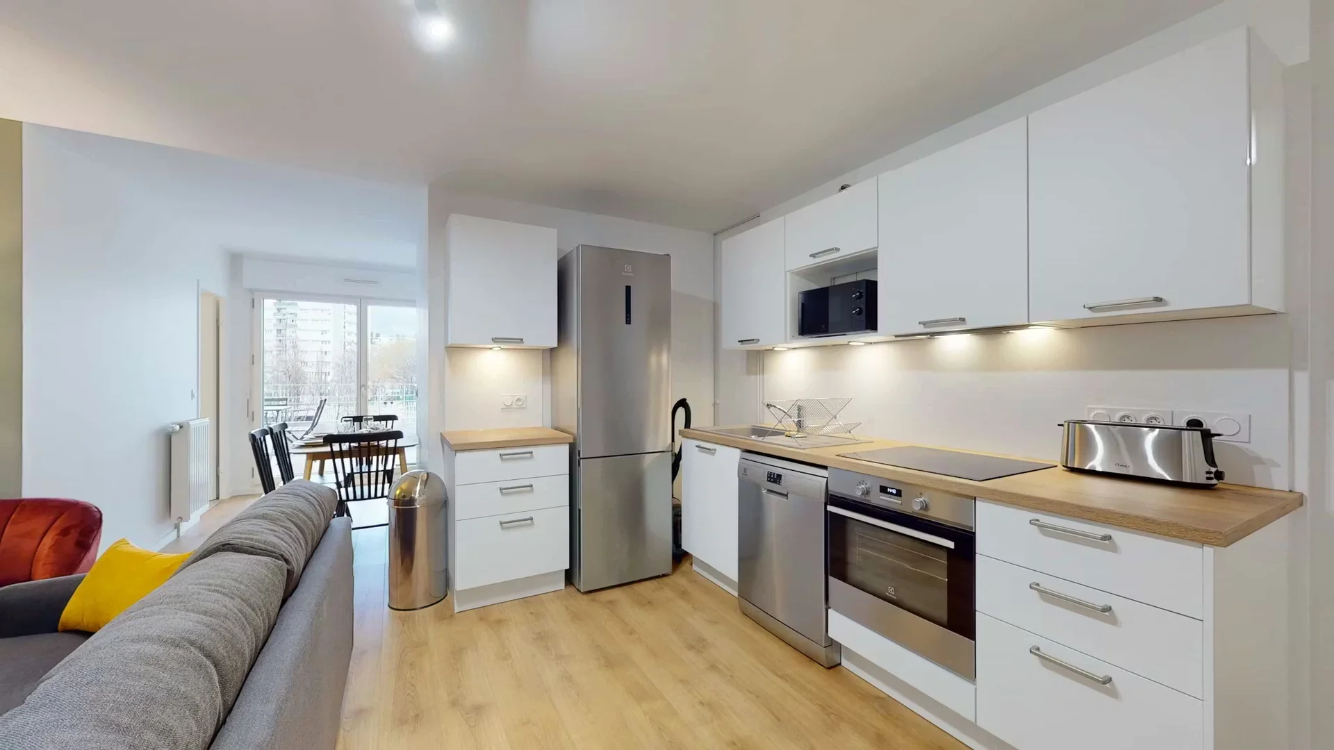 Quarto de estudante económico com localização conveniente em 