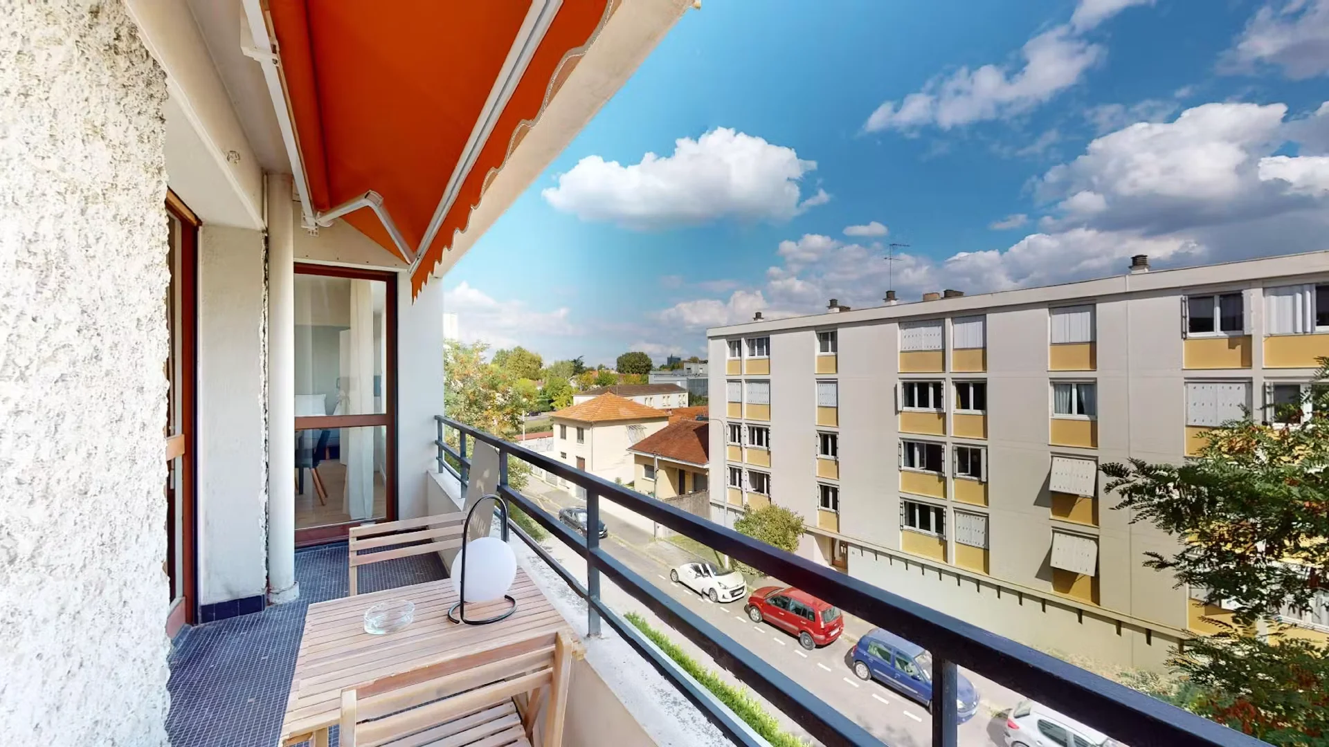 Student-friendly room in with modern amenities