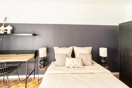 私人房间 在 1bis Rue Volta, 92800 Puteaux, France, 11的图像1