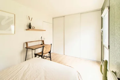 私人房间 在 1bis Rue Volta, 92800 Puteaux, France, 11的图像3