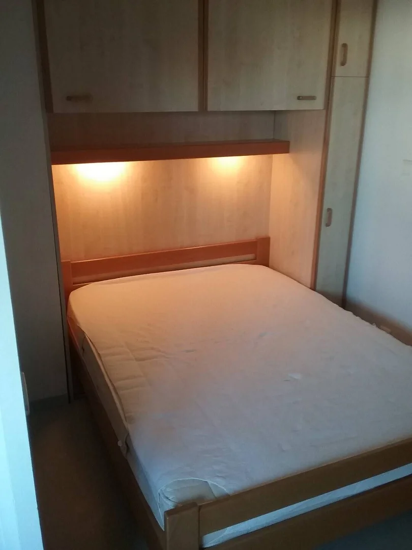 Camera per studenti economica con posizione comoda a 
