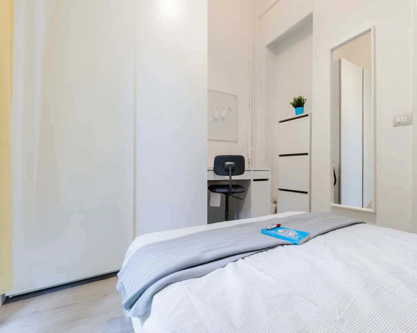 Quarto acolhedor para estudantes disponível em 