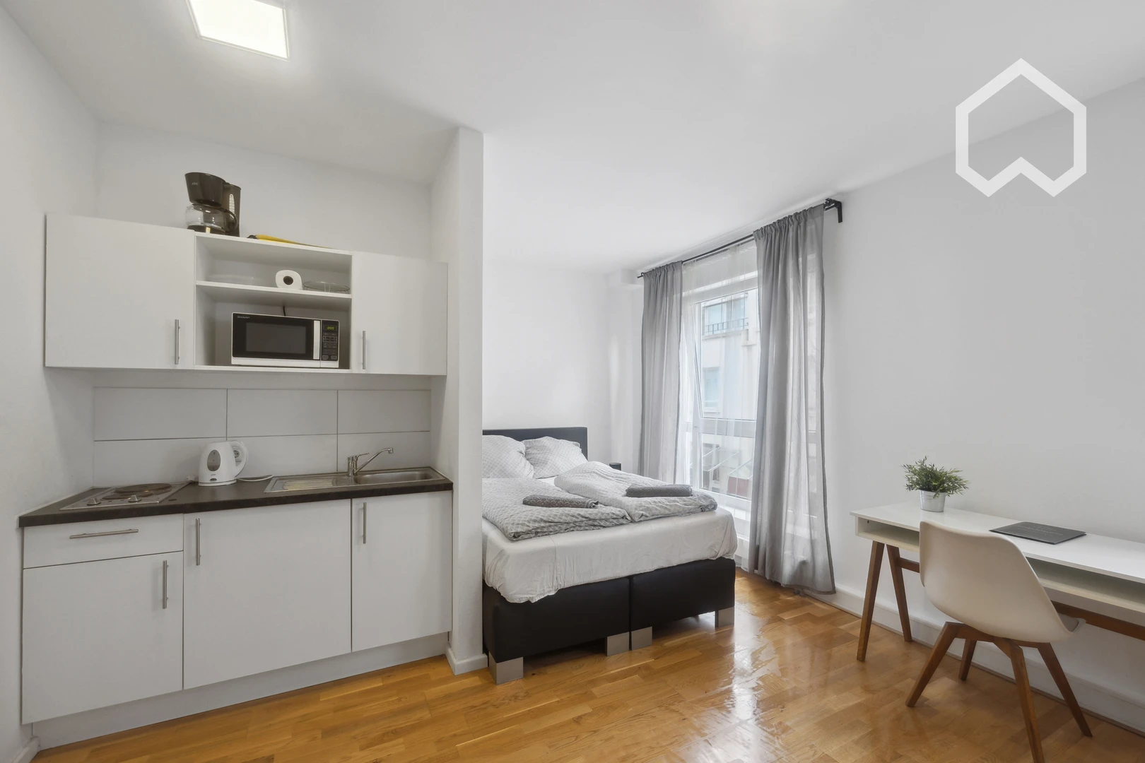 Zimmer mit Doppelbett zu vermieten Karlsruhe