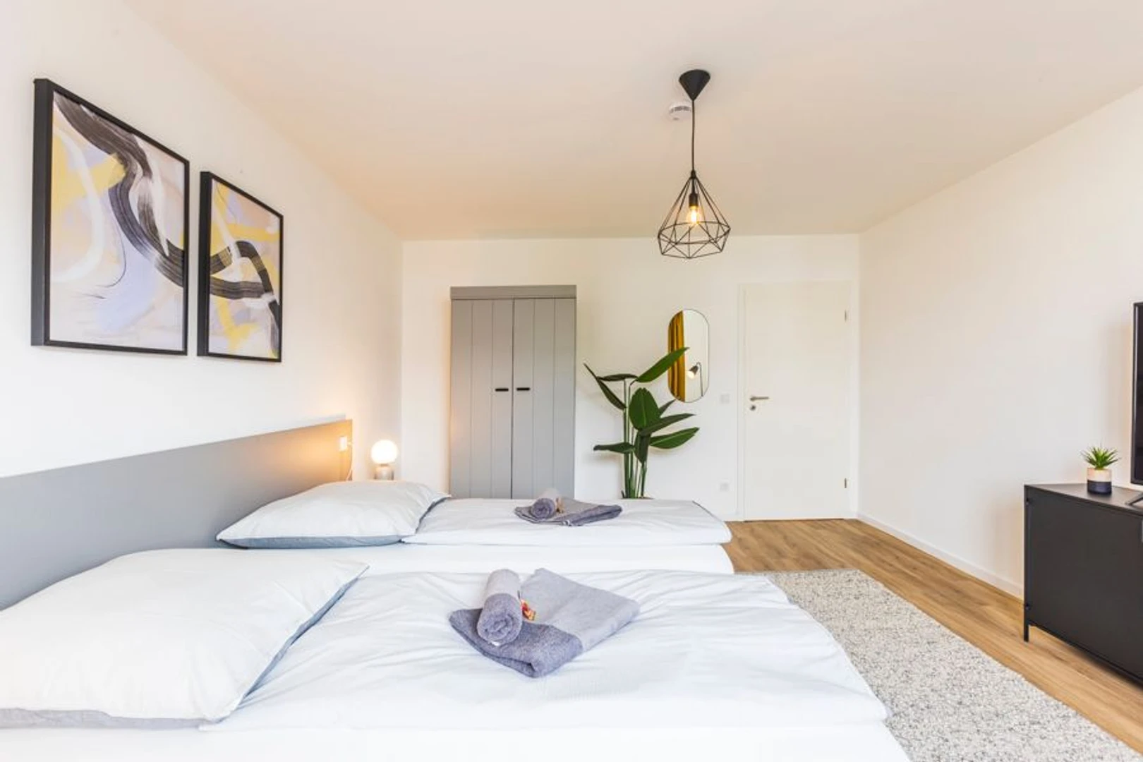 Renting rooms by the month in Mülheim An Der Ruhr