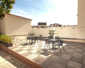 Studio at Boulevard Gallieni, image 20 of 32