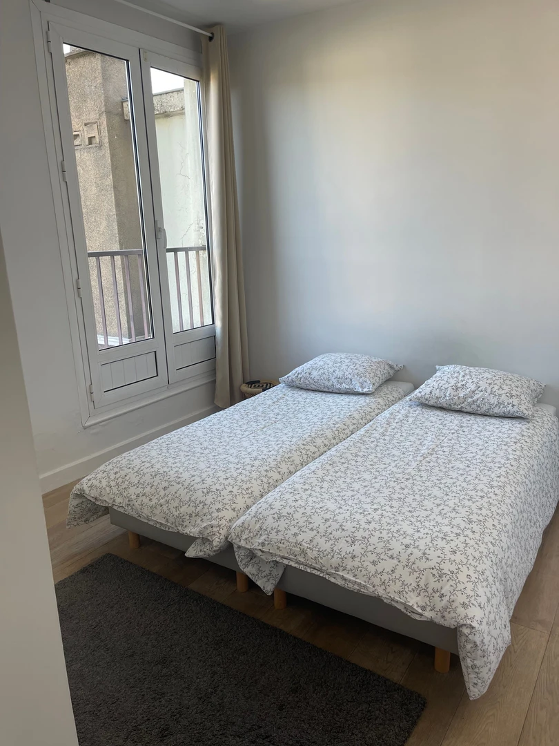 Pokój do wynajęcia z podwójnym łóżkiem w Boulogne-billancourt