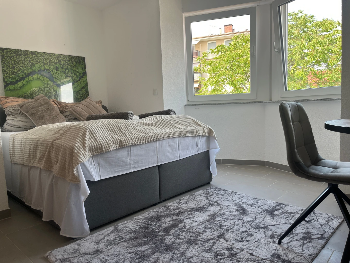 Pokój do wynajęcia z podwójnym łóżkiem w Karlsruhe