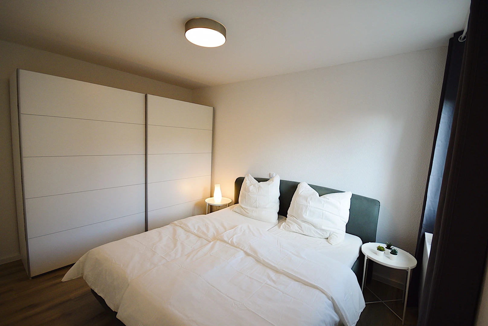 Leipzig de çift kişilik yataklı kiralık oda