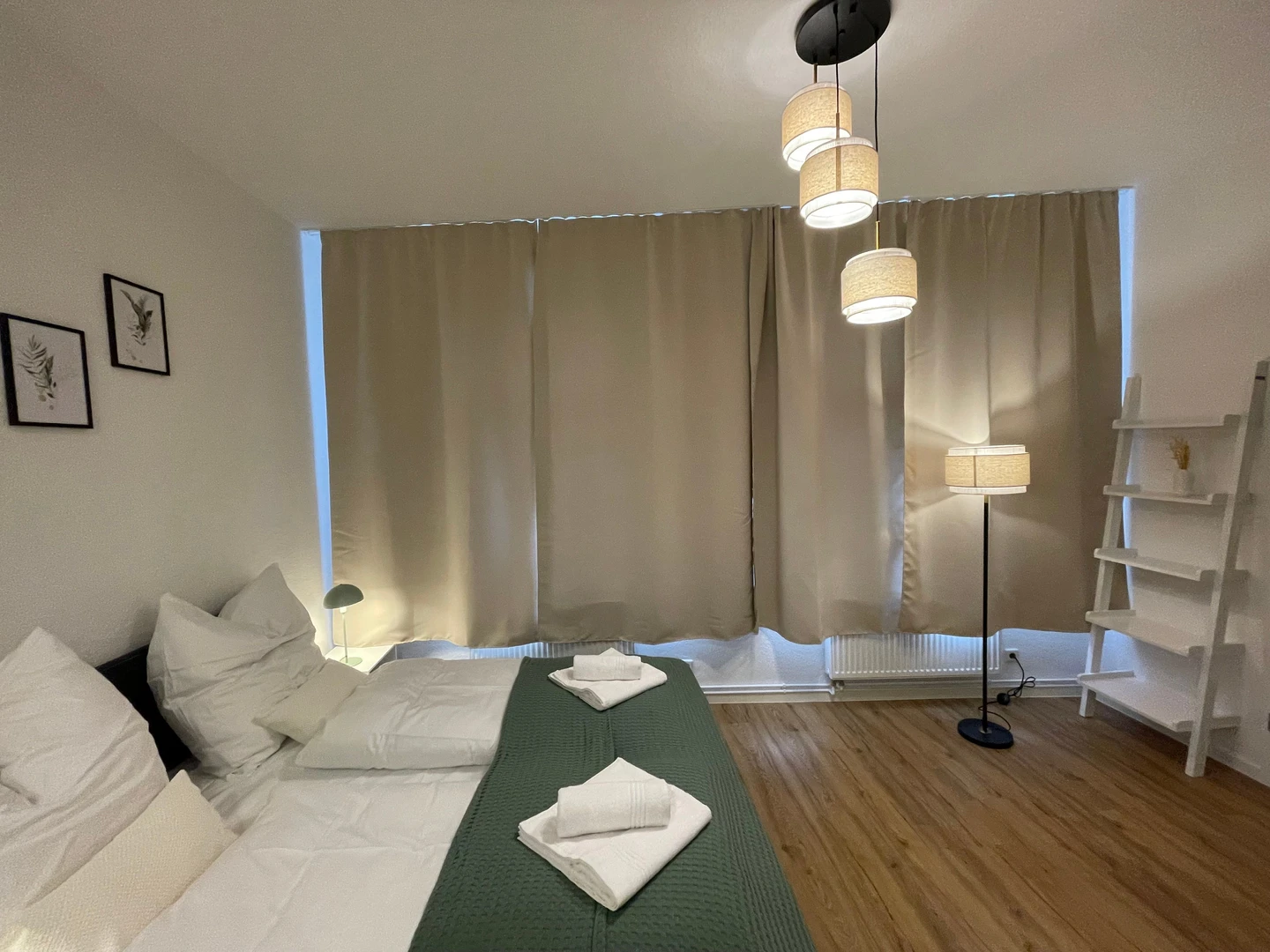 Zimmer mit Doppelbett zu vermieten Magdeburg