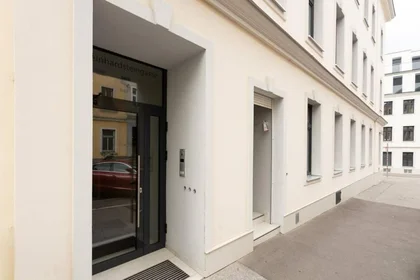 Studio at Deinhardsteingasse, image 30 of 31