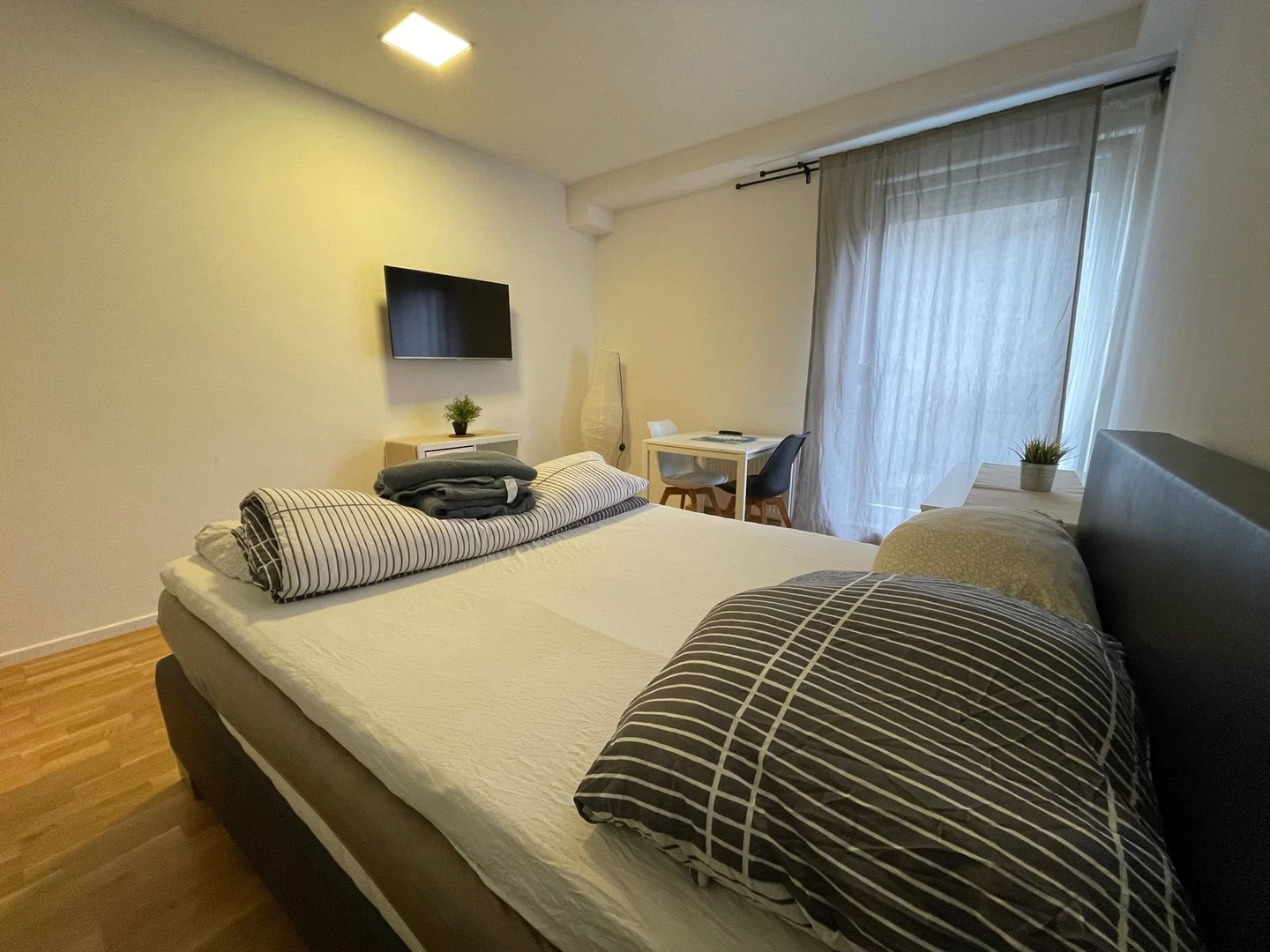 Karlsruhe de çift kişilik yataklı kiralık oda