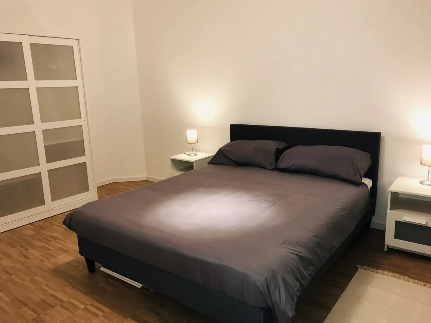 Renting rooms by the month in Offenbach Am Main