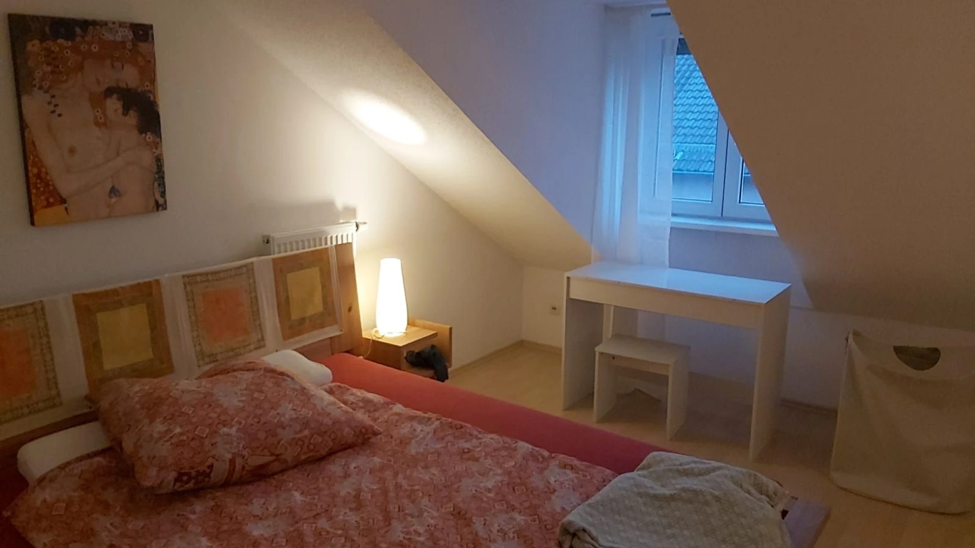 Habitación privada muy luminosa en Regensburg