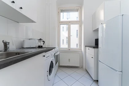 Gesamte Unterkunft in der Wisbyer Straße, 71, bild 11 von 11