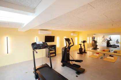 Studio at Boulevard Gallieni, image 23 of 28