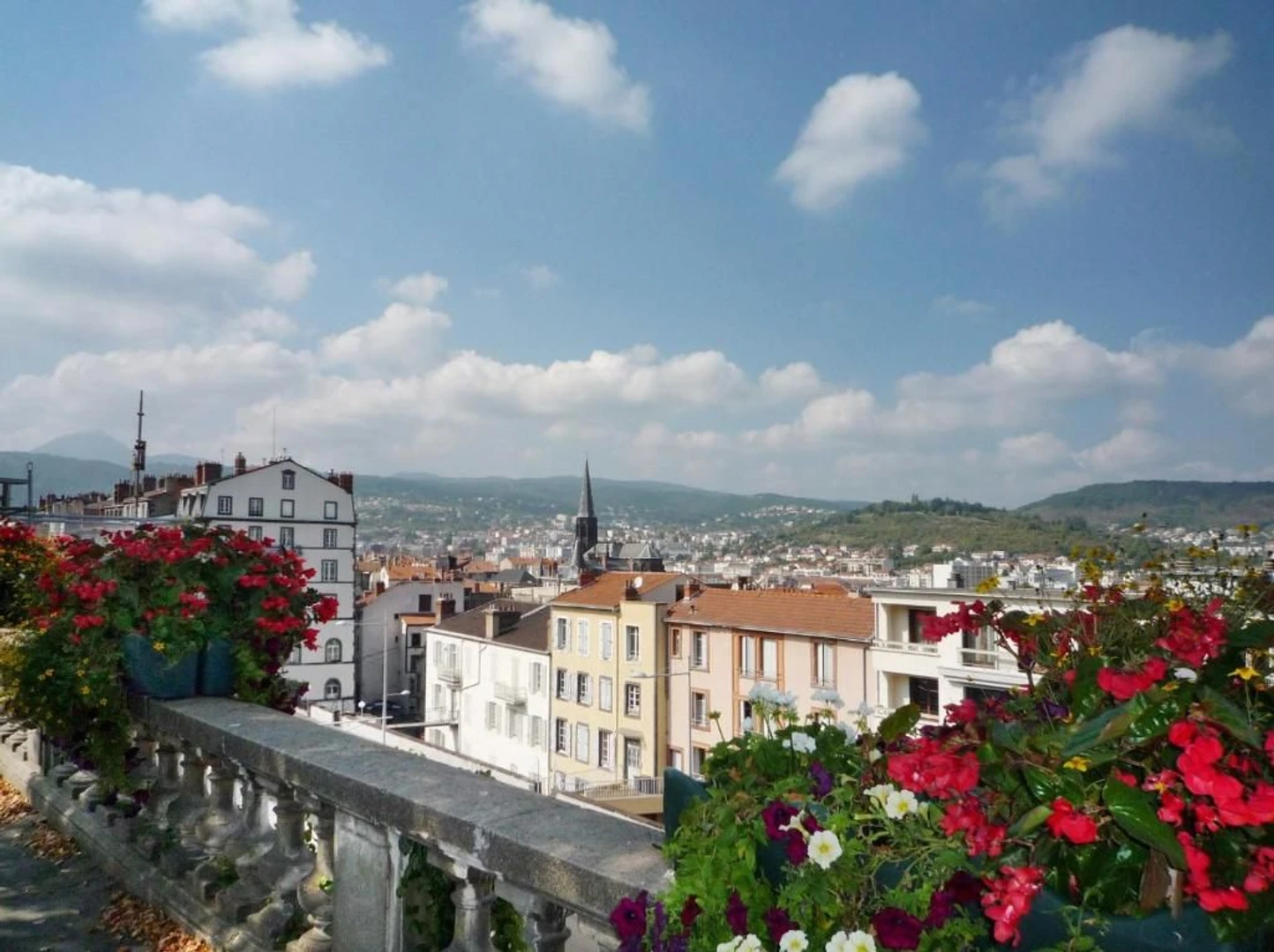 Renting rooms by the month in Clermont-ferrand