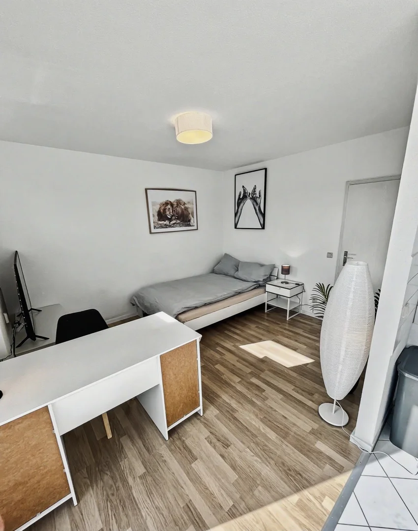 Habitación para estudiantes en  con área de estudio y facilidades compartidas