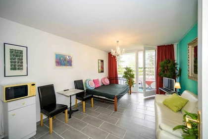 Quarto privado em Peter-Schwingen-Straße, imagem 2 de 13